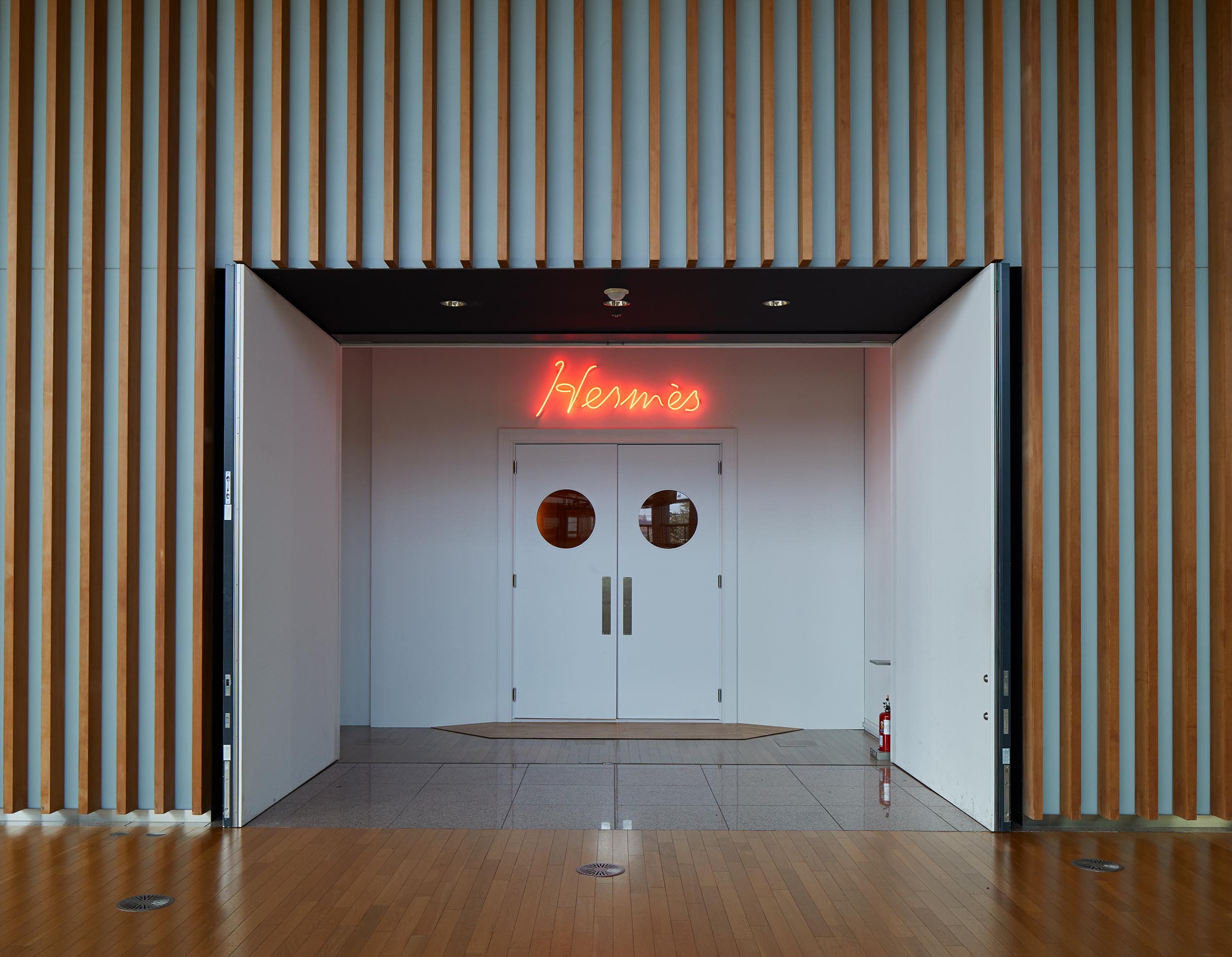 Entering the Hermès universe, Avec Elle