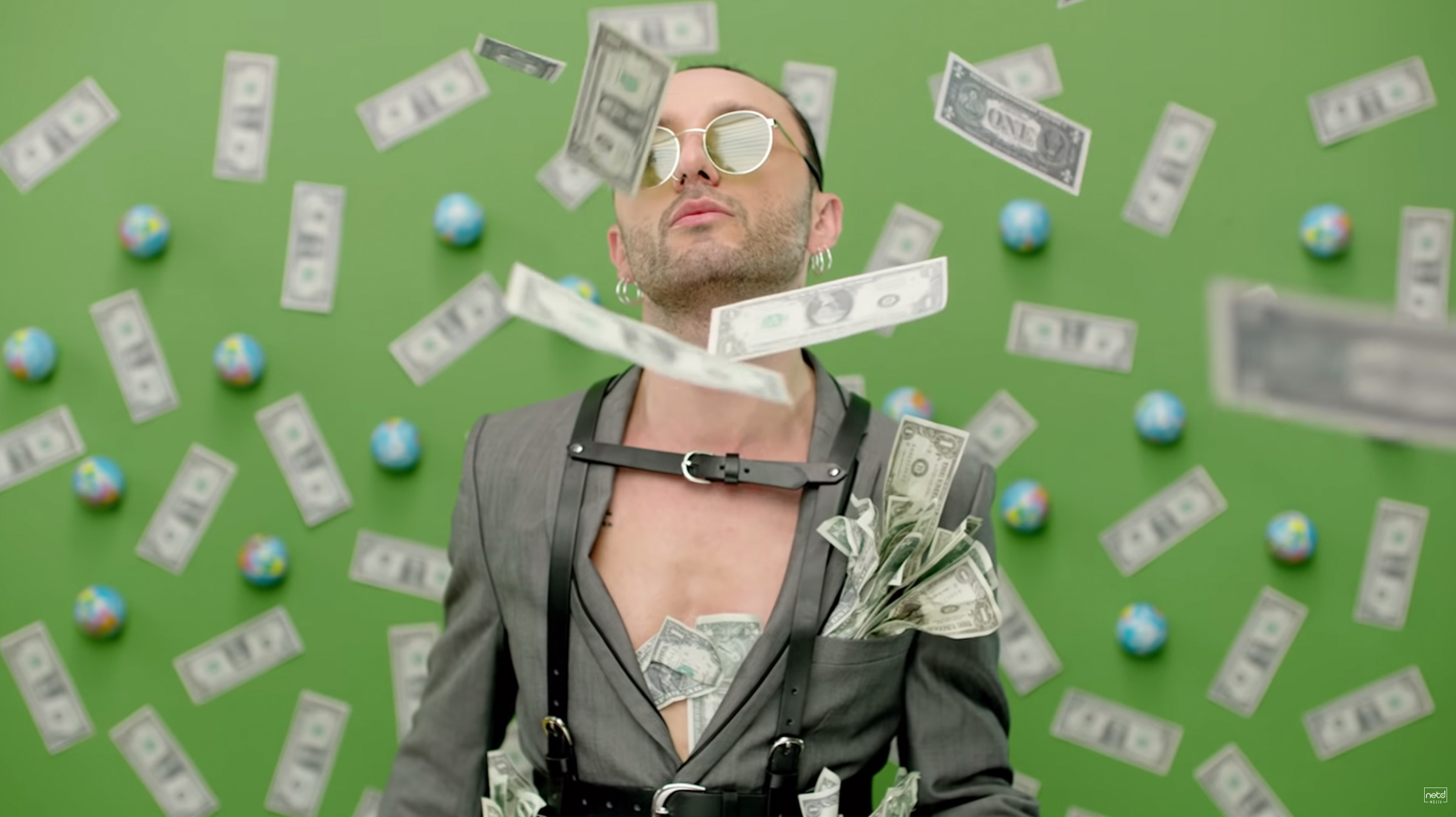 Making it rain. Make it rain абстракция. картинки make it rain. the machine to make it rain. make it rain pennies.