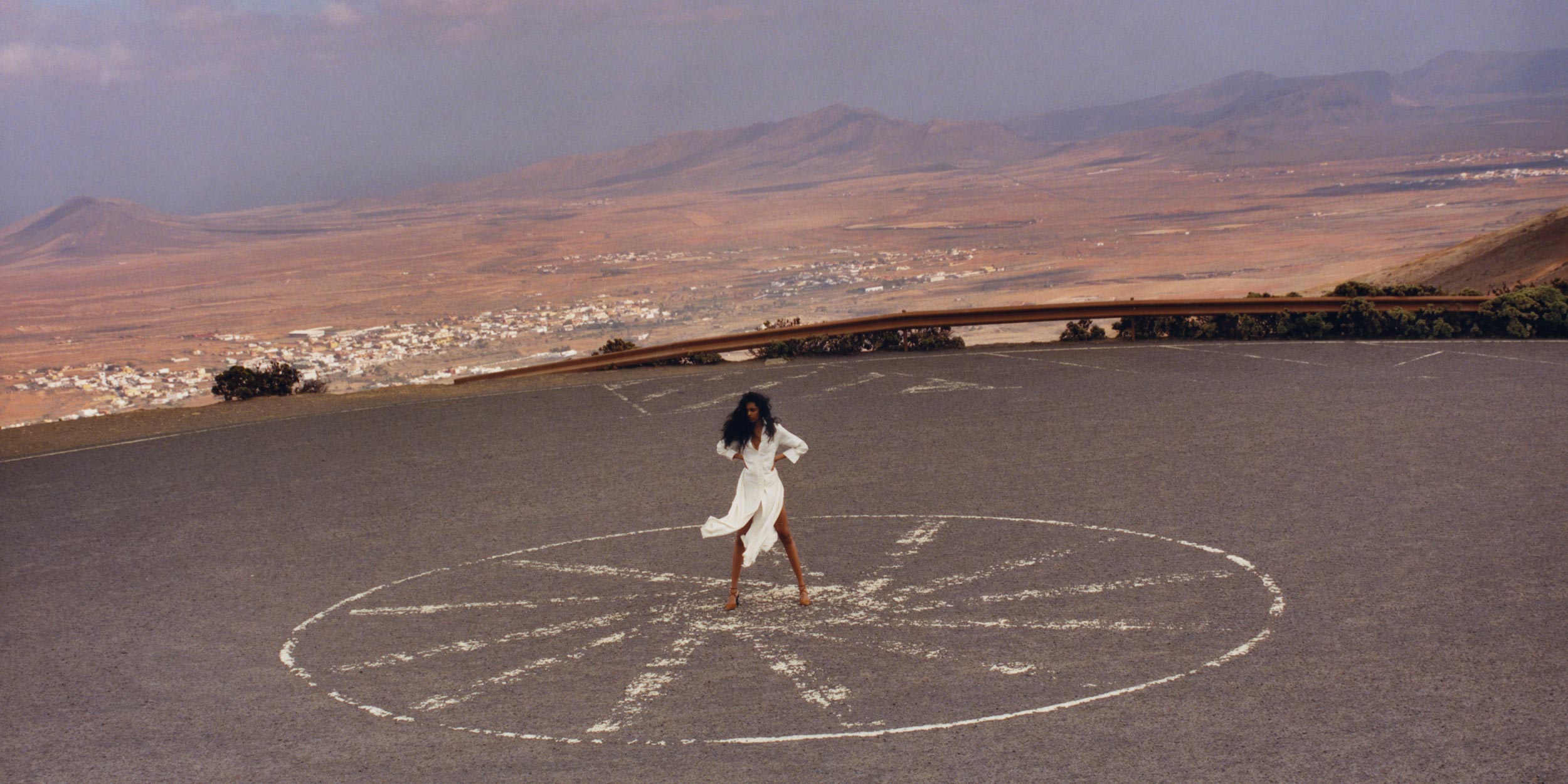 A marriage: Jacquemus meets the land of strong winds