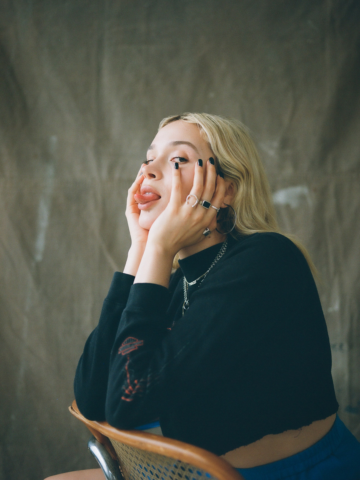 Lolo Zouaï’s tour rider: tea, essential oils, and racing jackets