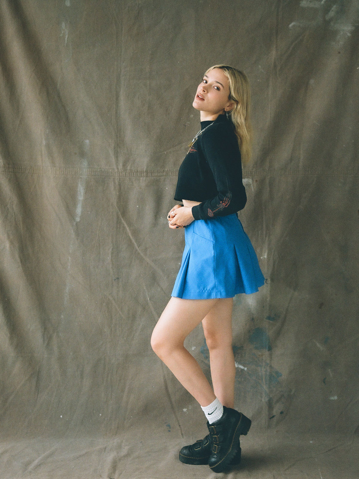 Lolo Zouaï’s tour rider: tea, essential oils, and racing jackets