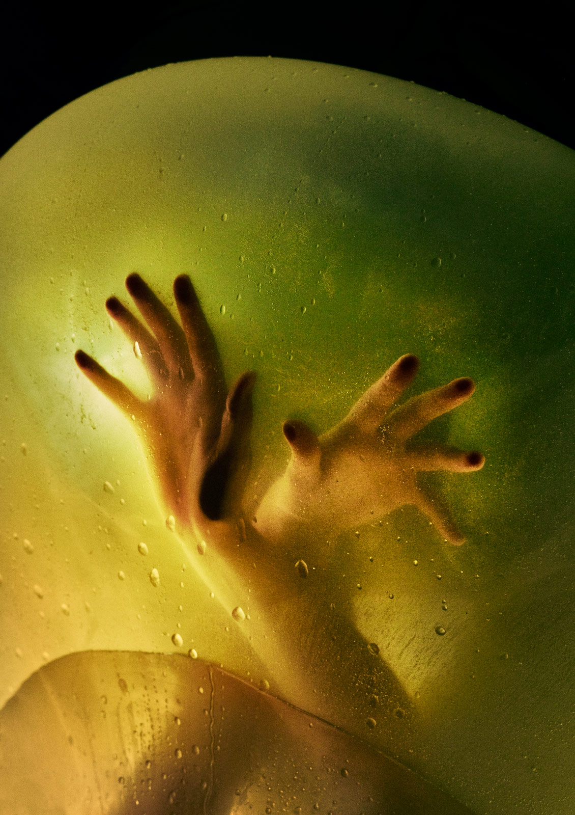 Mavi Phoenix is reborn in their music video for ‘Boys Toys’