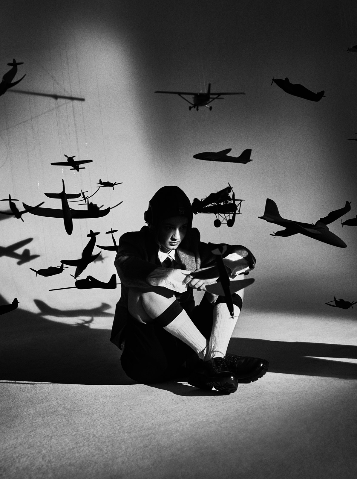 Mavi Phoenix is reborn in their music video for ‘Boys Toys’