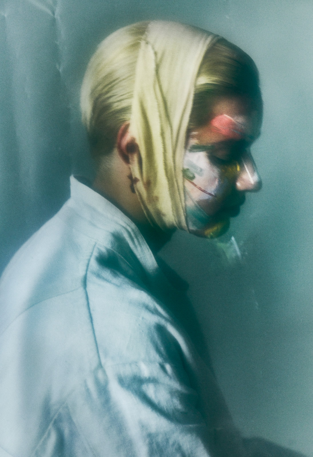 Mavi Phoenix is reborn in their music video for ‘Boys Toys’