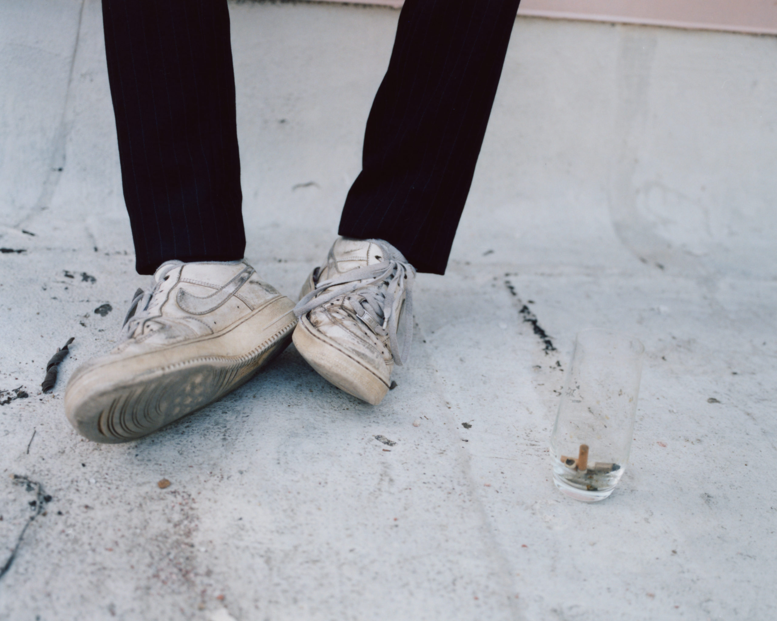 Tom Sturridge strips down in ‘The Sandman’—and adds some layers of his own