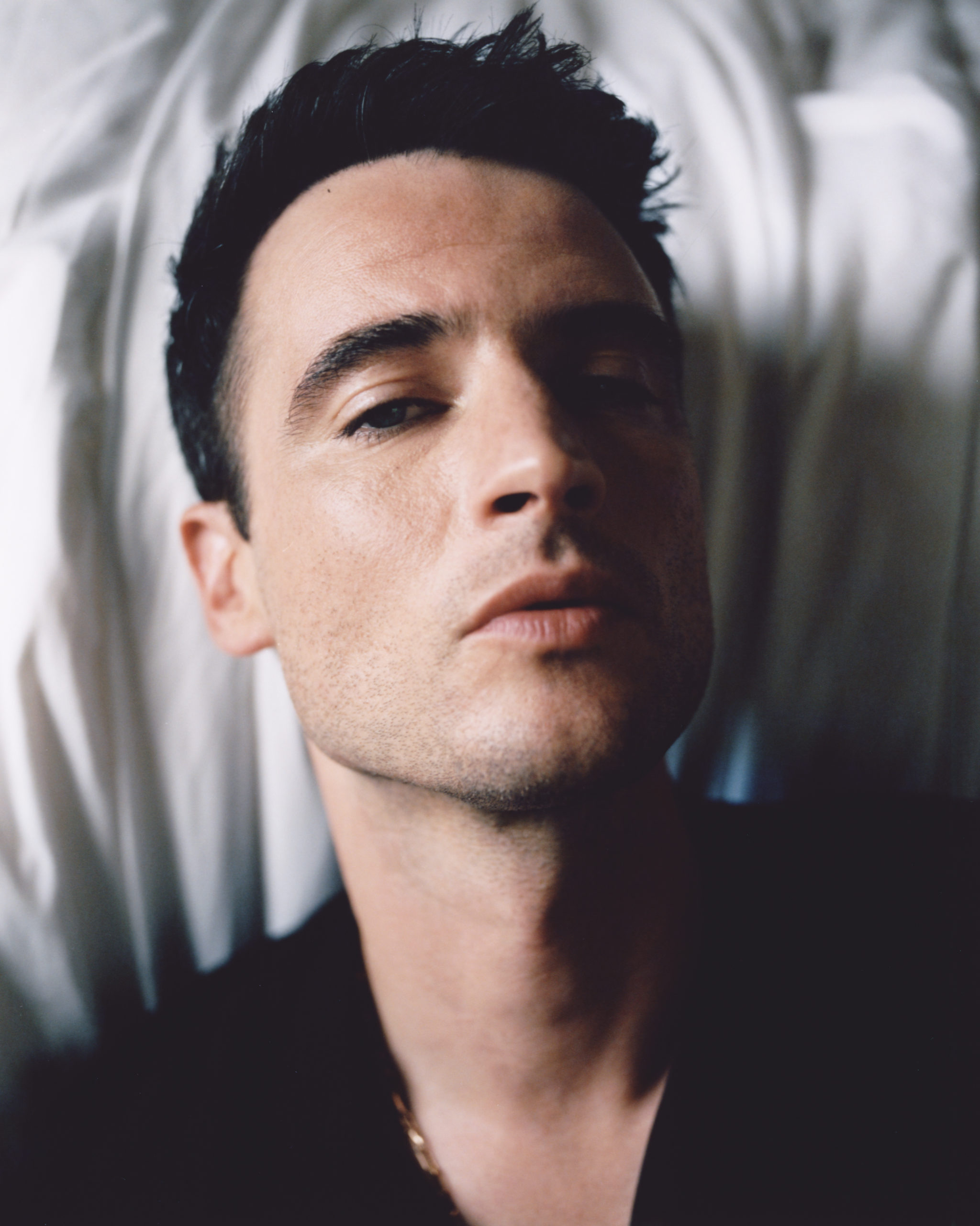 Tom Sturridge strips down in ‘The Sandman’—and adds some layers of his own