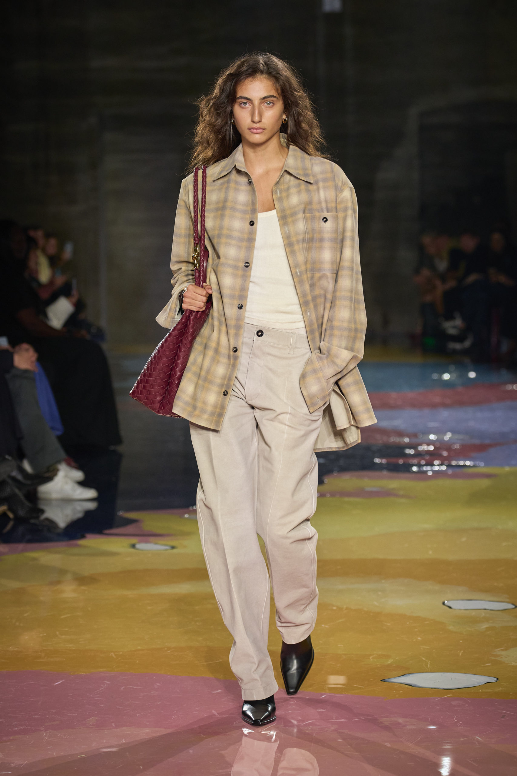 Bottega Veneta’s Spring/Summer 2023 makes the brown paper bag an object of elegance