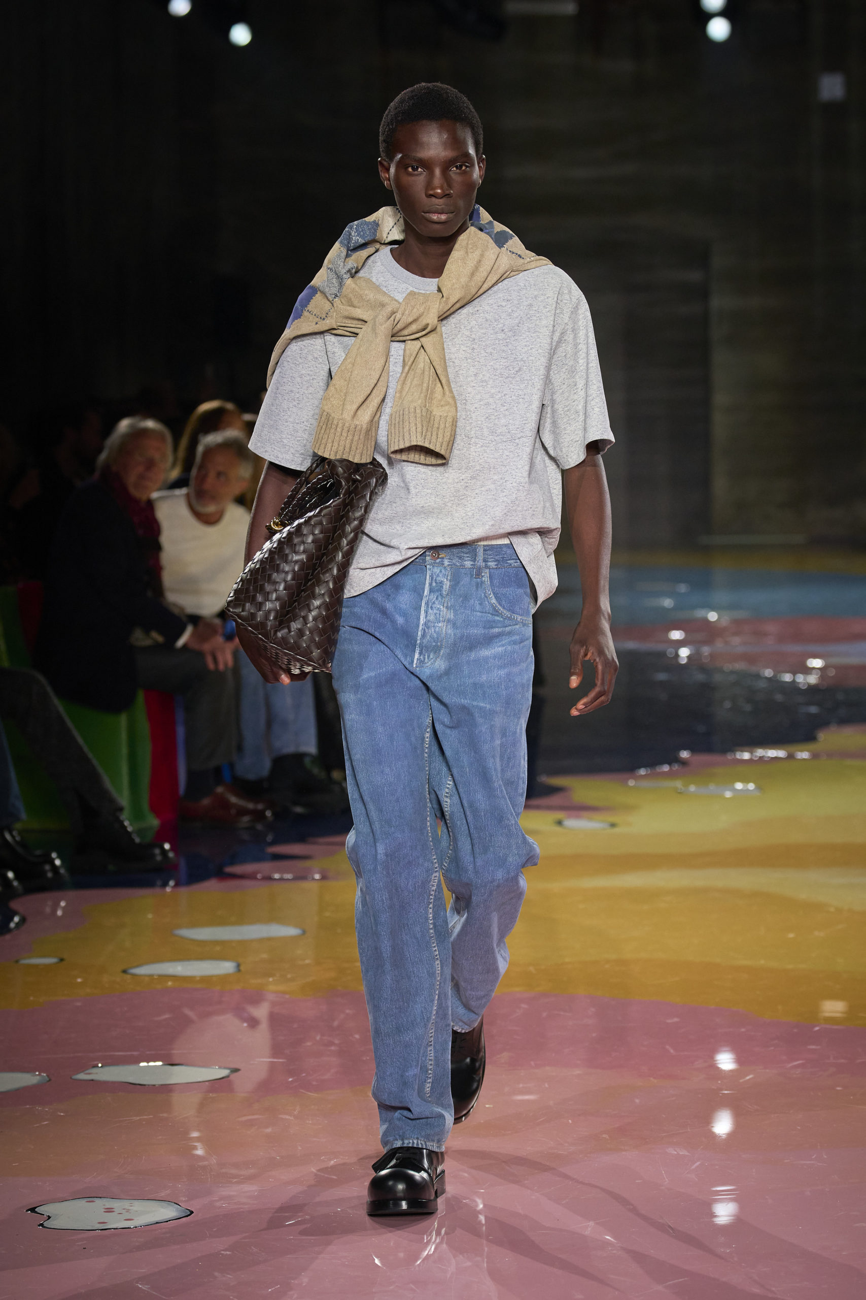 Bottega Veneta’s Spring/Summer 2023 makes the brown paper bag an object of elegance