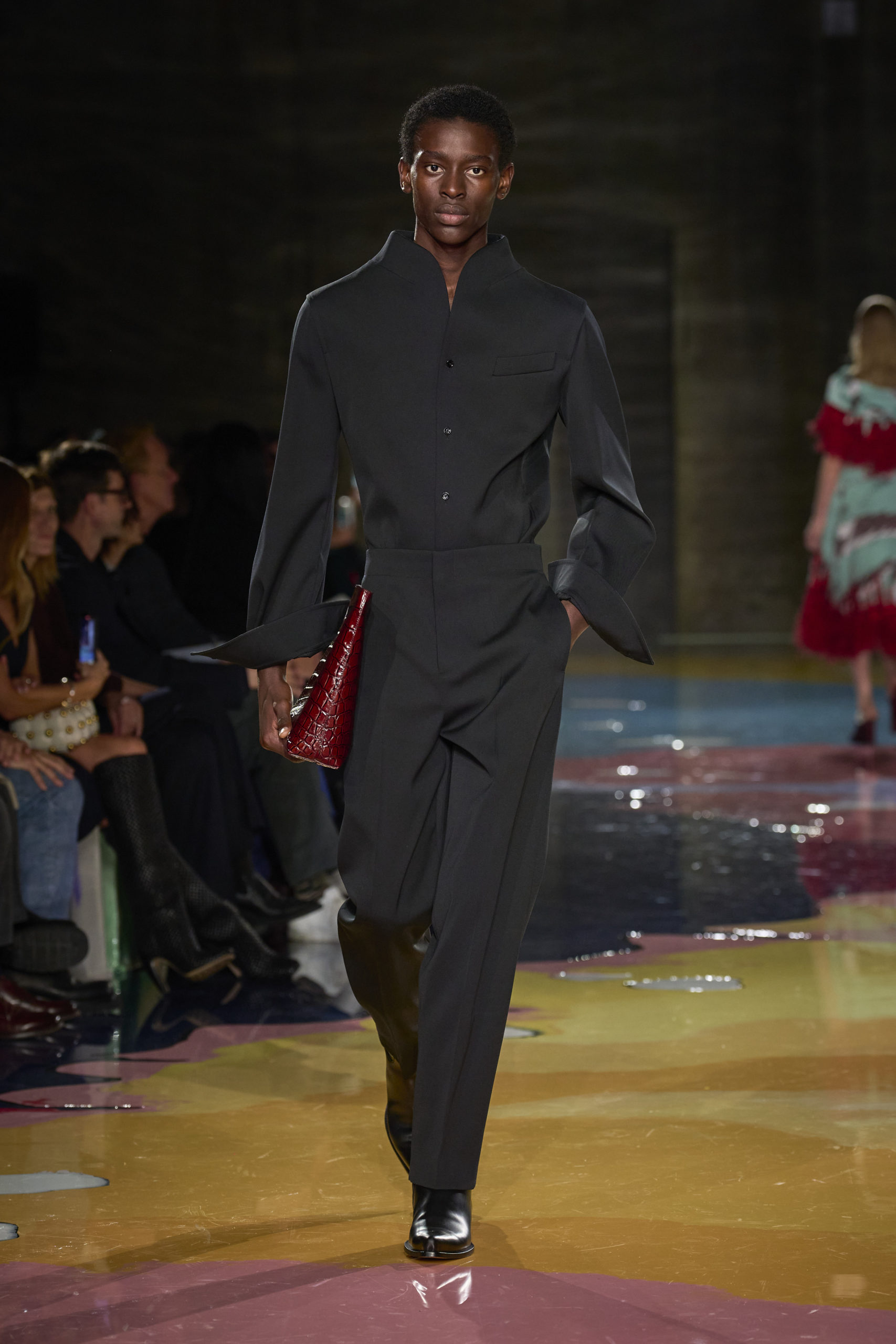 Bottega Veneta’s Spring/Summer 2023 makes the brown paper bag an object of elegance