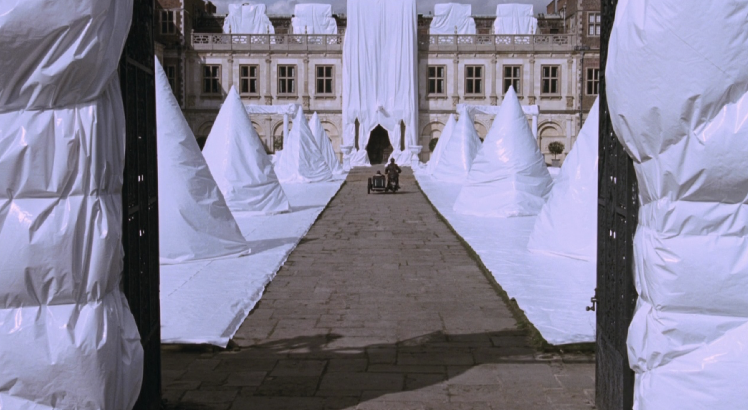 Thirty years later, Sally Potter’s ‘Orlando’ still feels wildly modern