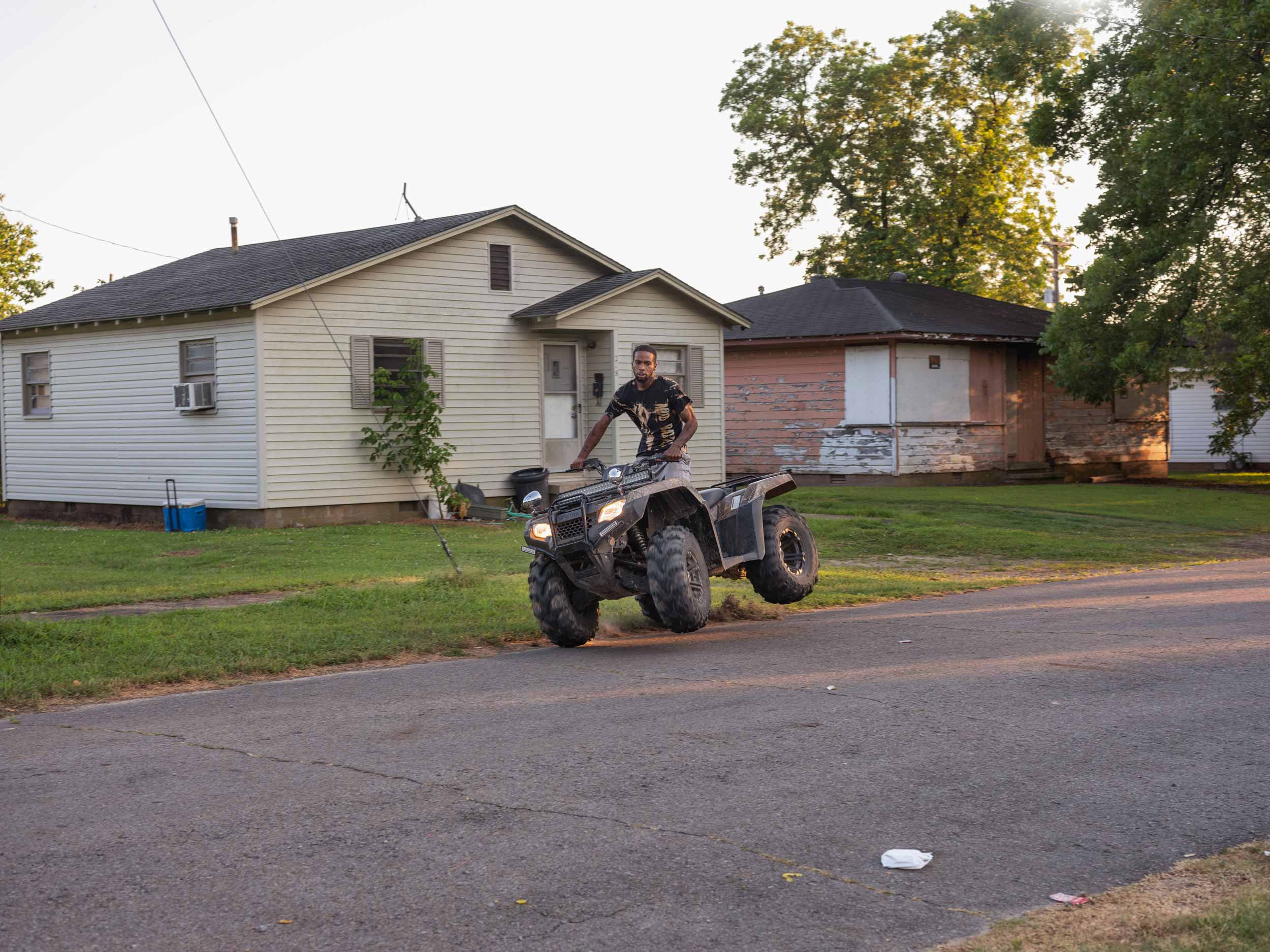 In ‘Whirlpool,’ Jim Goldberg examines the spirit of the small-town South