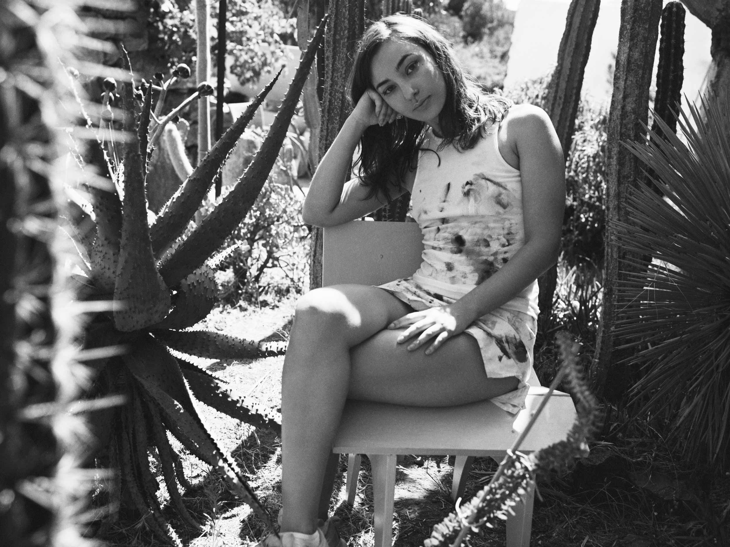 Maïa Régis’s ‘KILOS’ transforms the canvas into a visceral stage