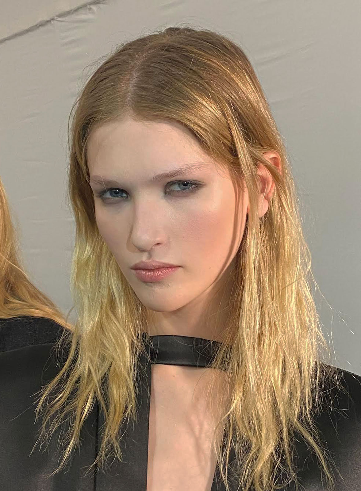 Lucia Pieroni reflects the harmony between old-school and present-day glamor