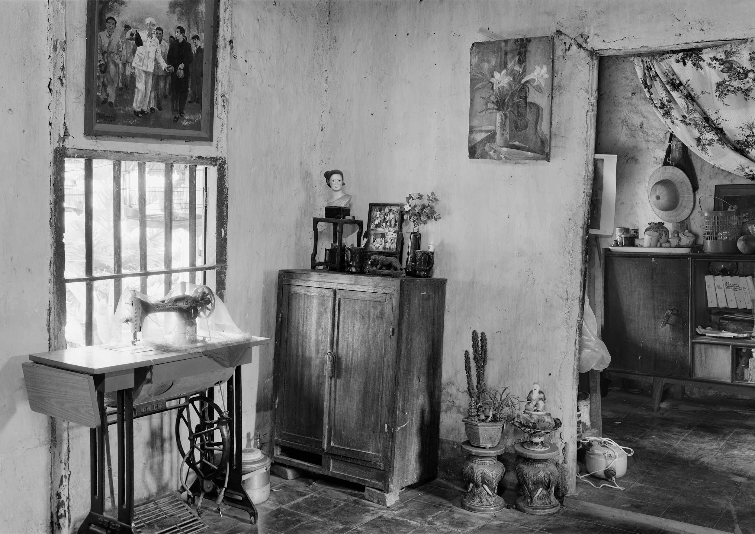 Between rivers and histories, An-My Lê’s photographs interrogate the complex fictions of warfare