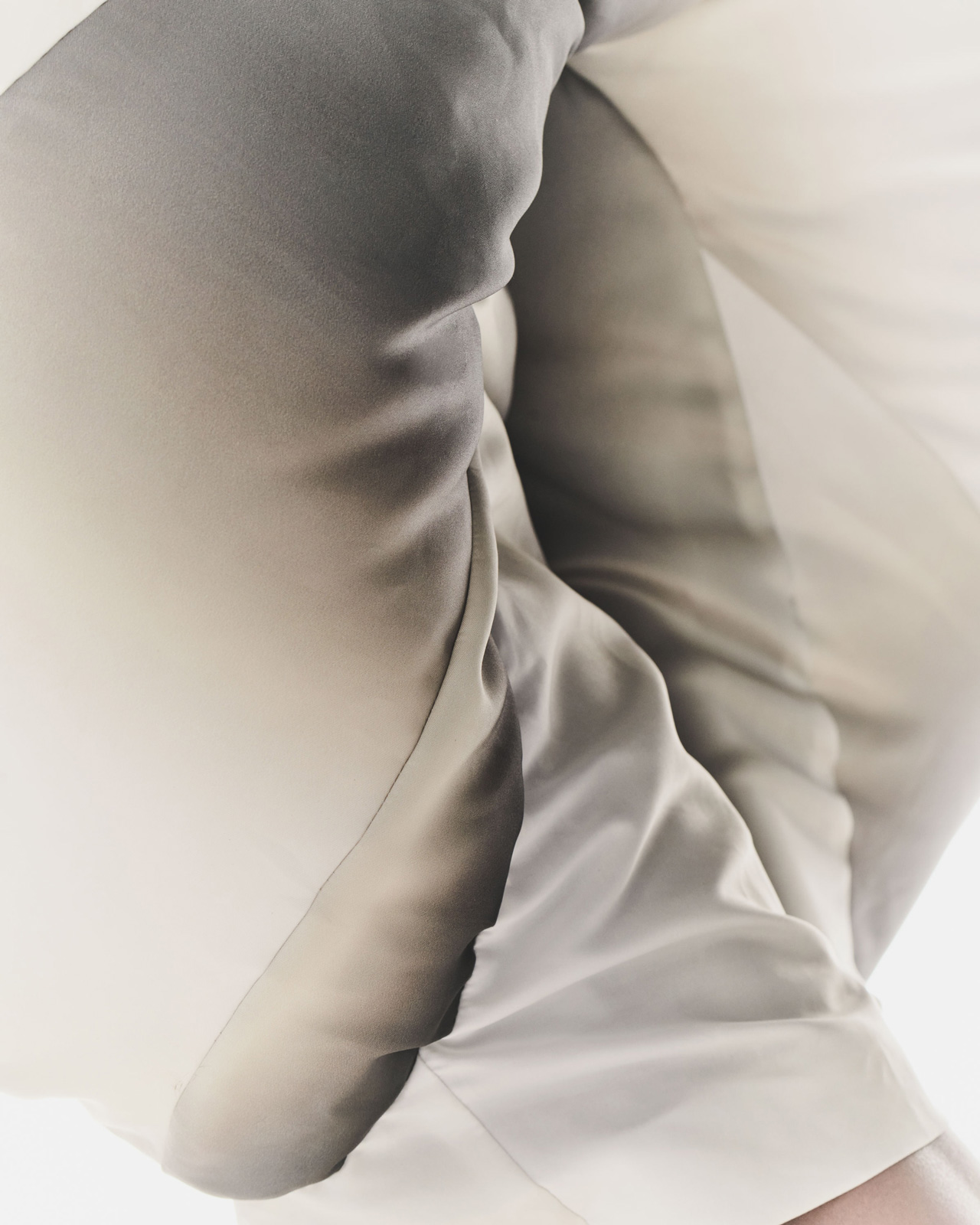 In Izzy Du’s hands, everything is seamlessly constructed and rationally progressive