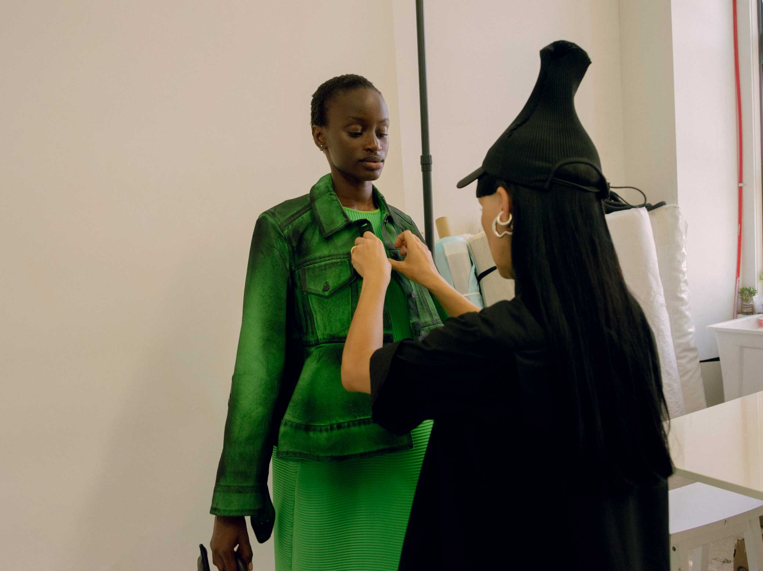 Behind the Melitta Baumeister silhouette