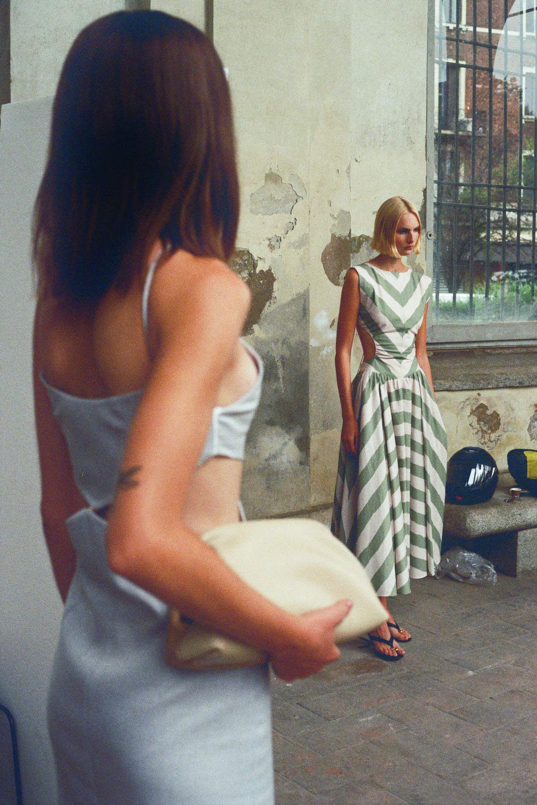 Philosophy di Lorenzo Serafini moves instinctually