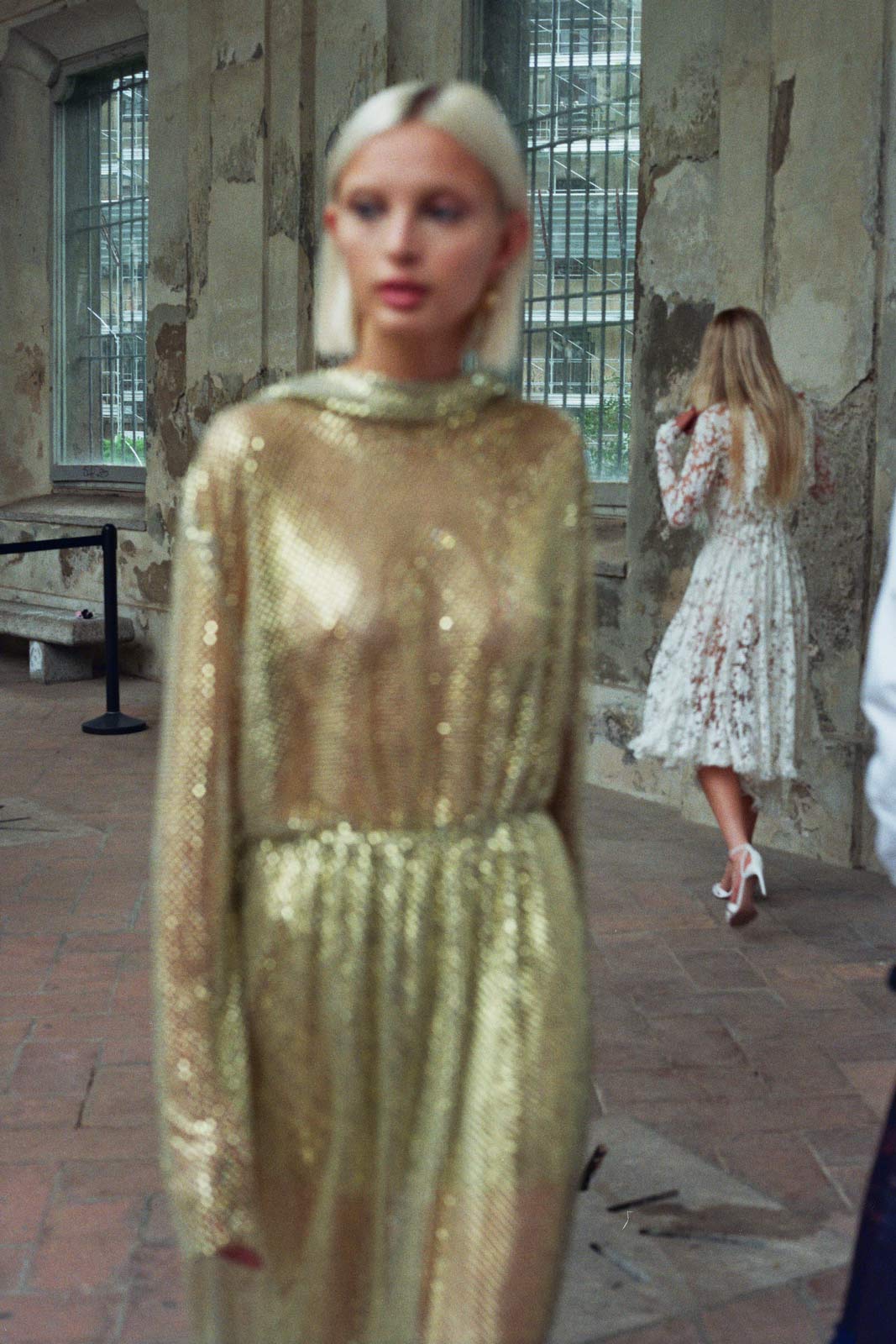 Philosophy di Lorenzo Serafini moves instinctually