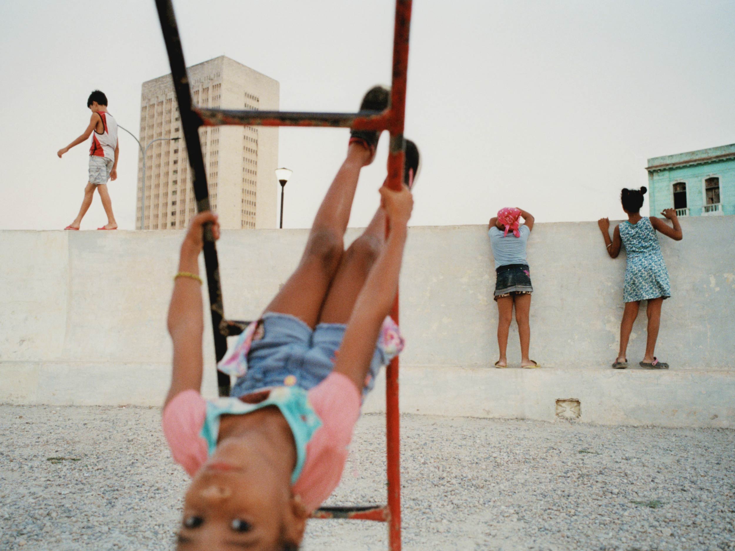 ‘De cara al sol’ is a photographic odyssey