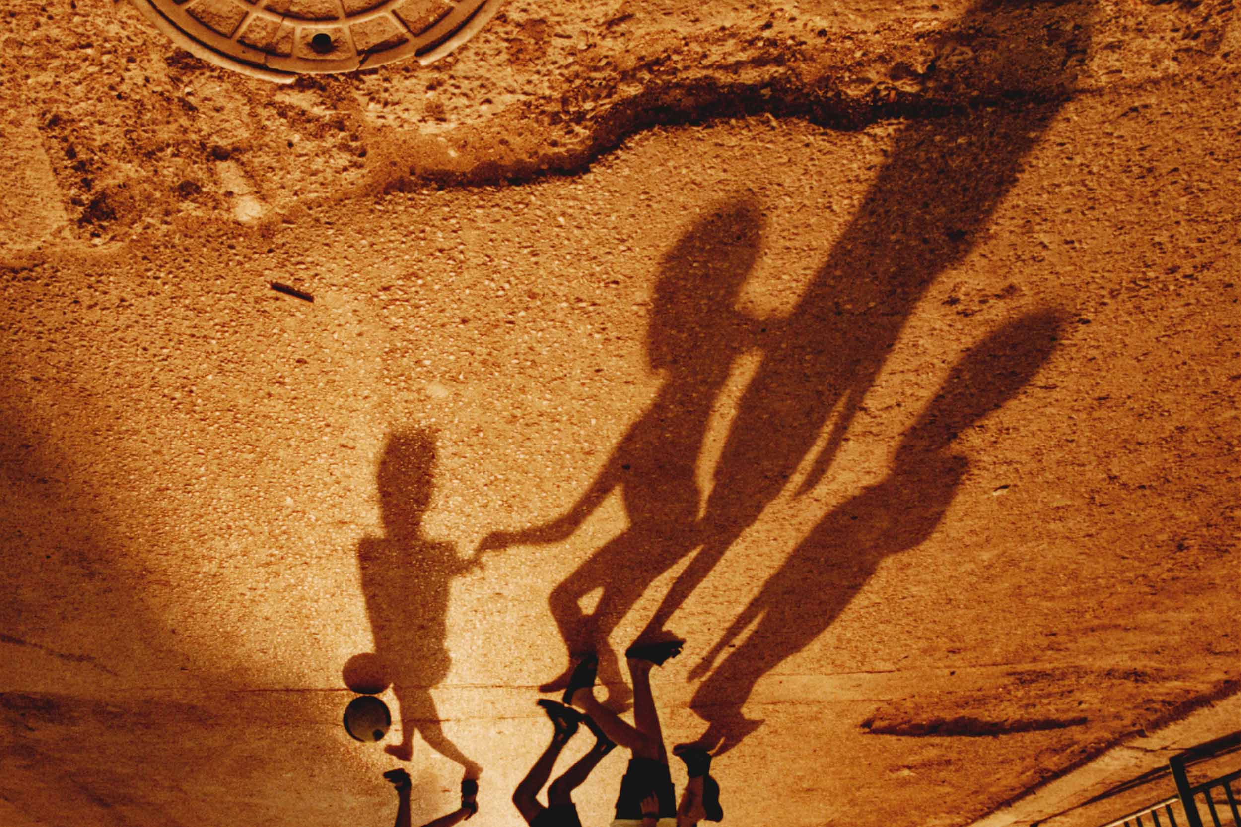 ‘De cara al sol’ is a photographic odyssey