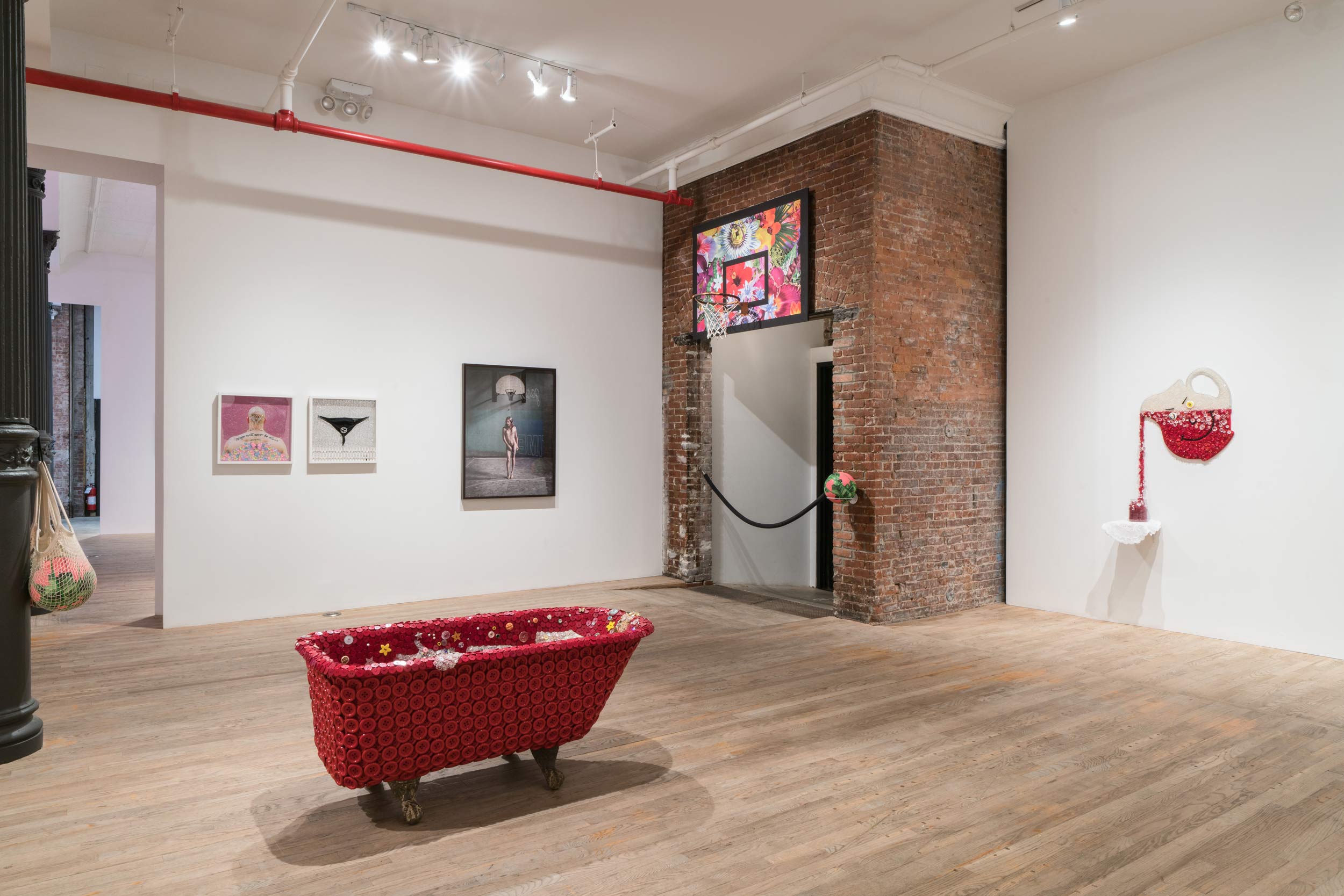 Designing the traveling art show