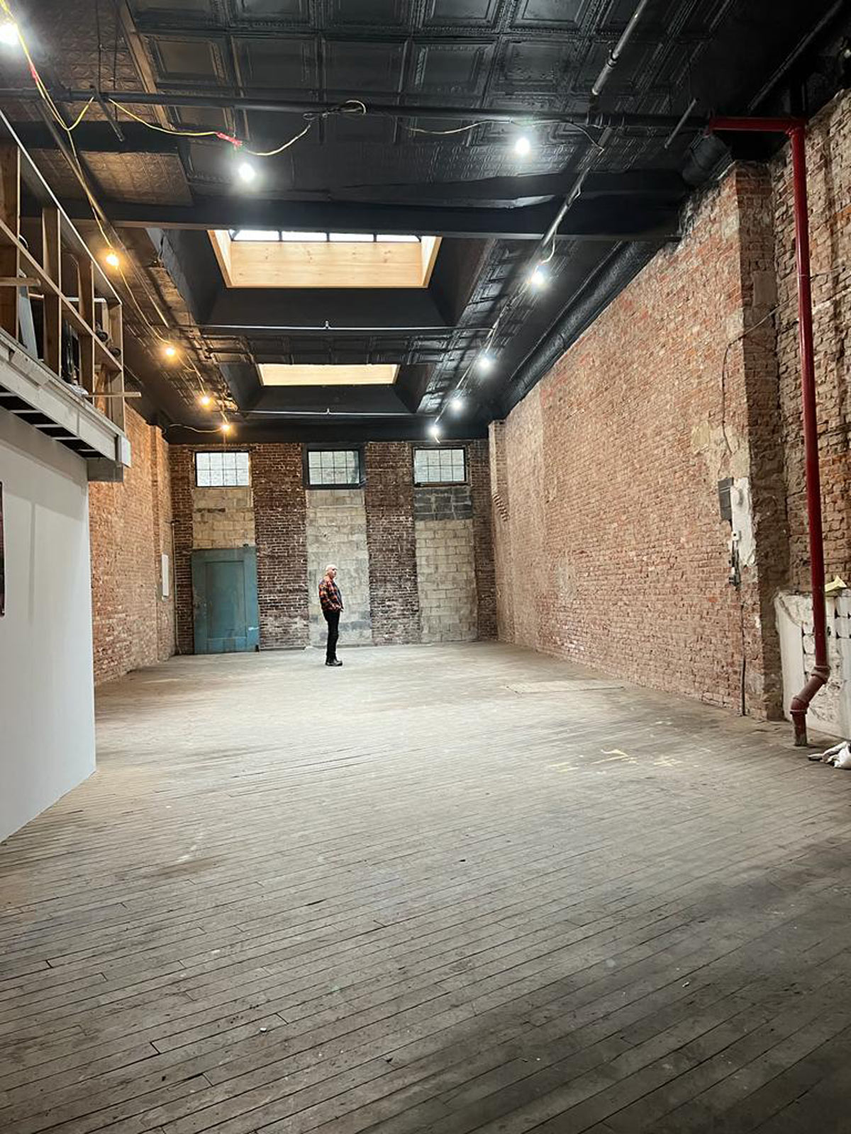 Designing the traveling art show