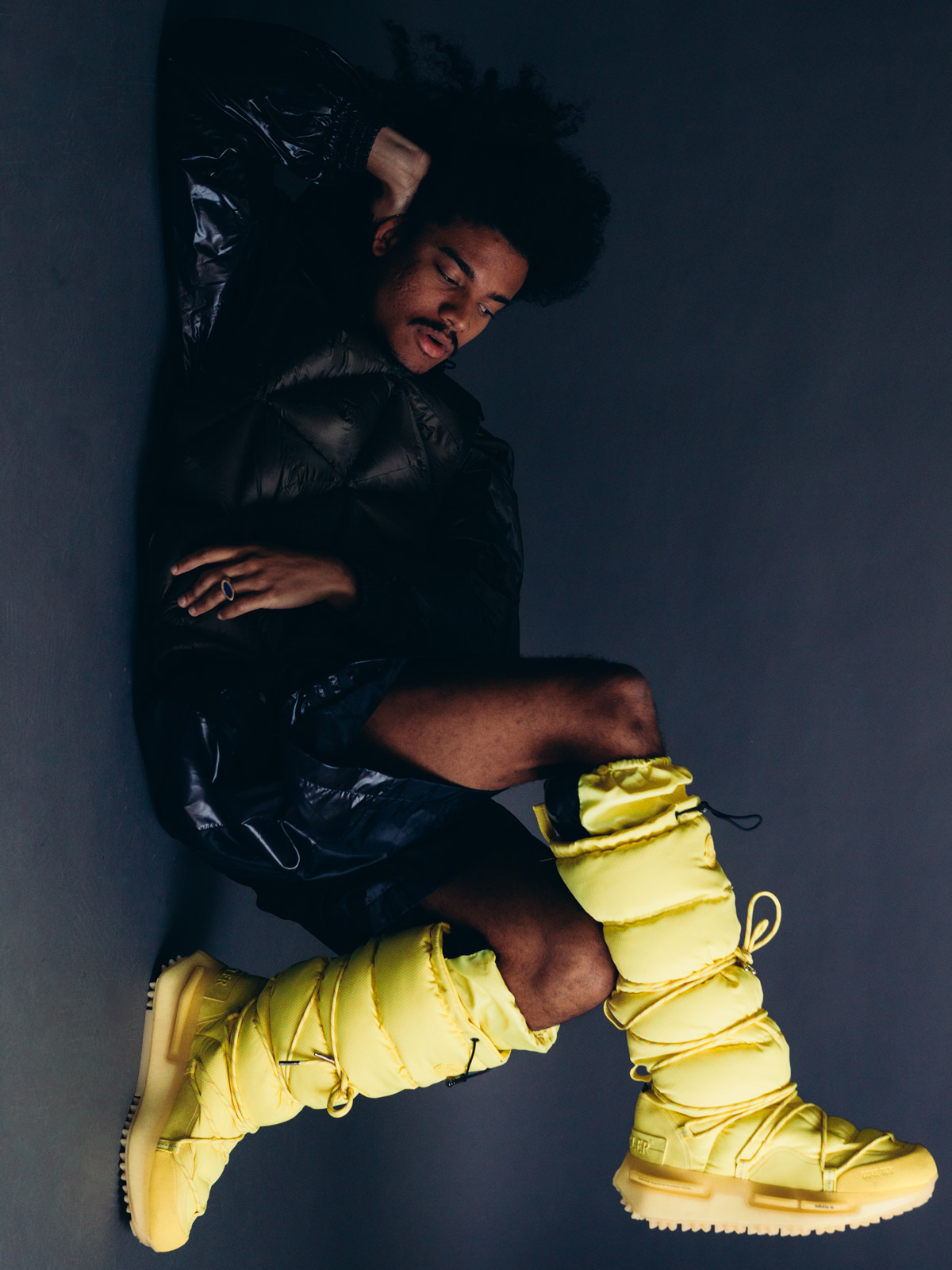 Samuel de Saboia navigates chaos on canvas