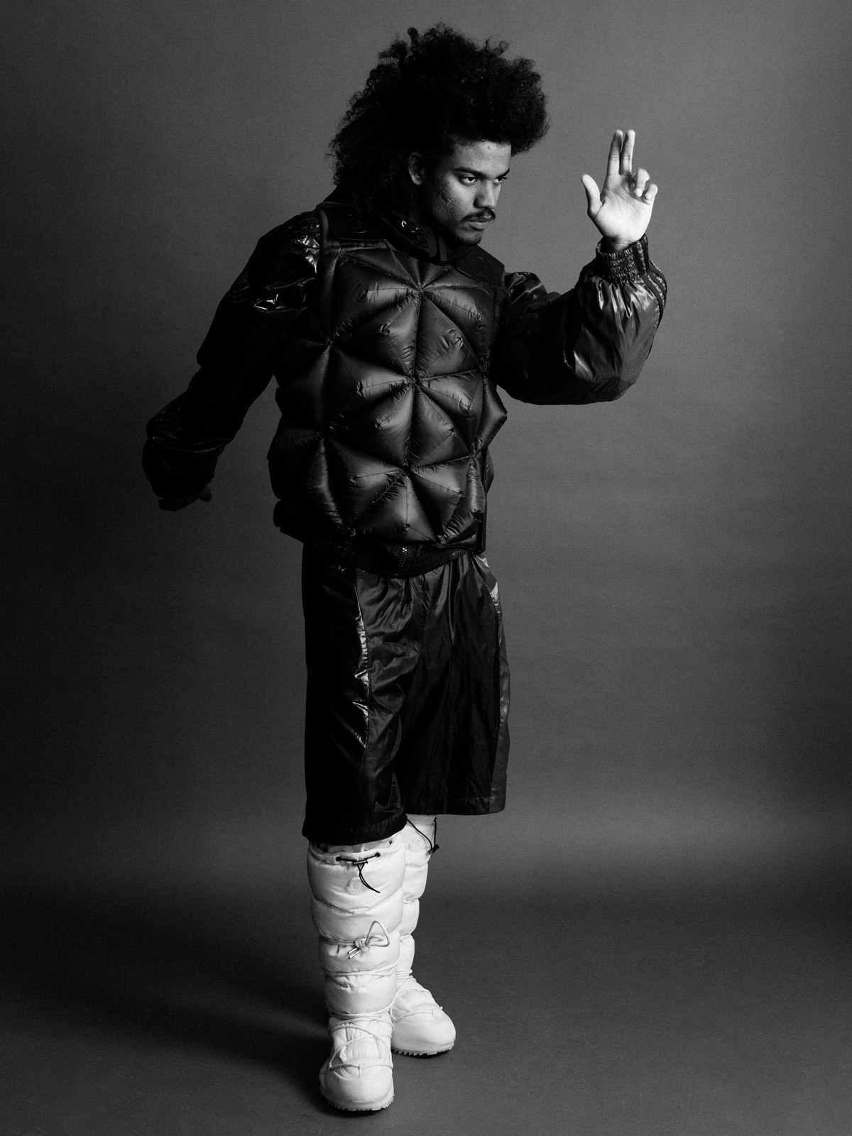 Samuel de Saboia navigates chaos on canvas