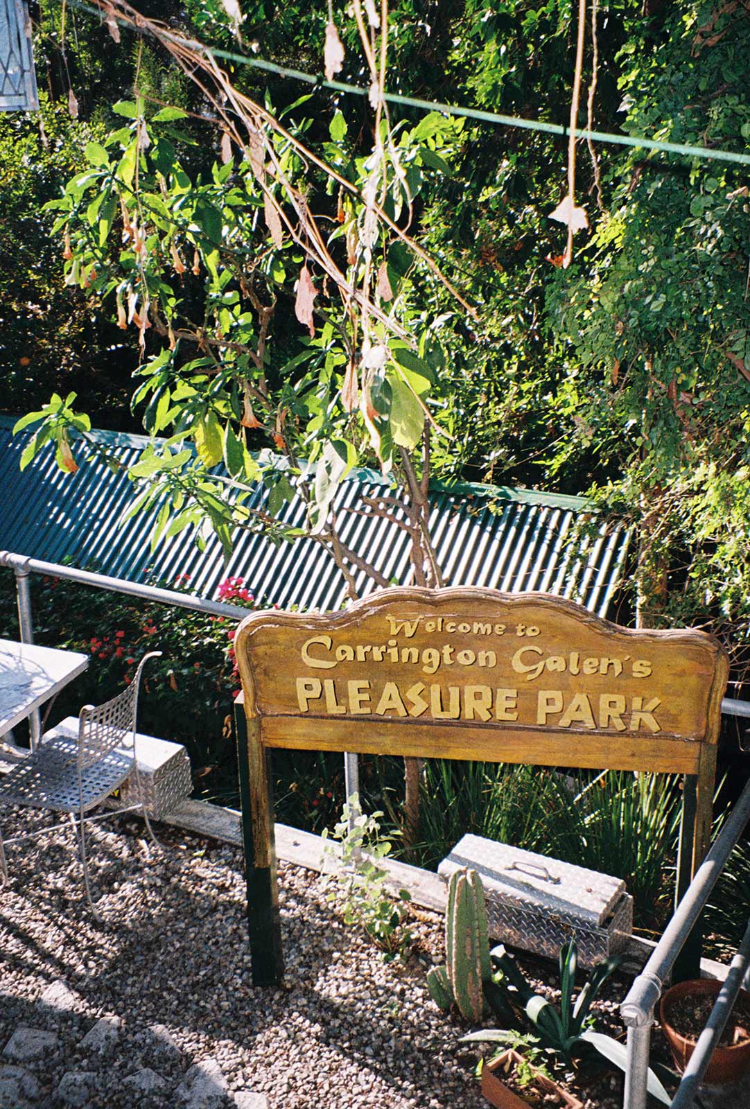 Pol of Paris: fashion by day, erotic illustration by night