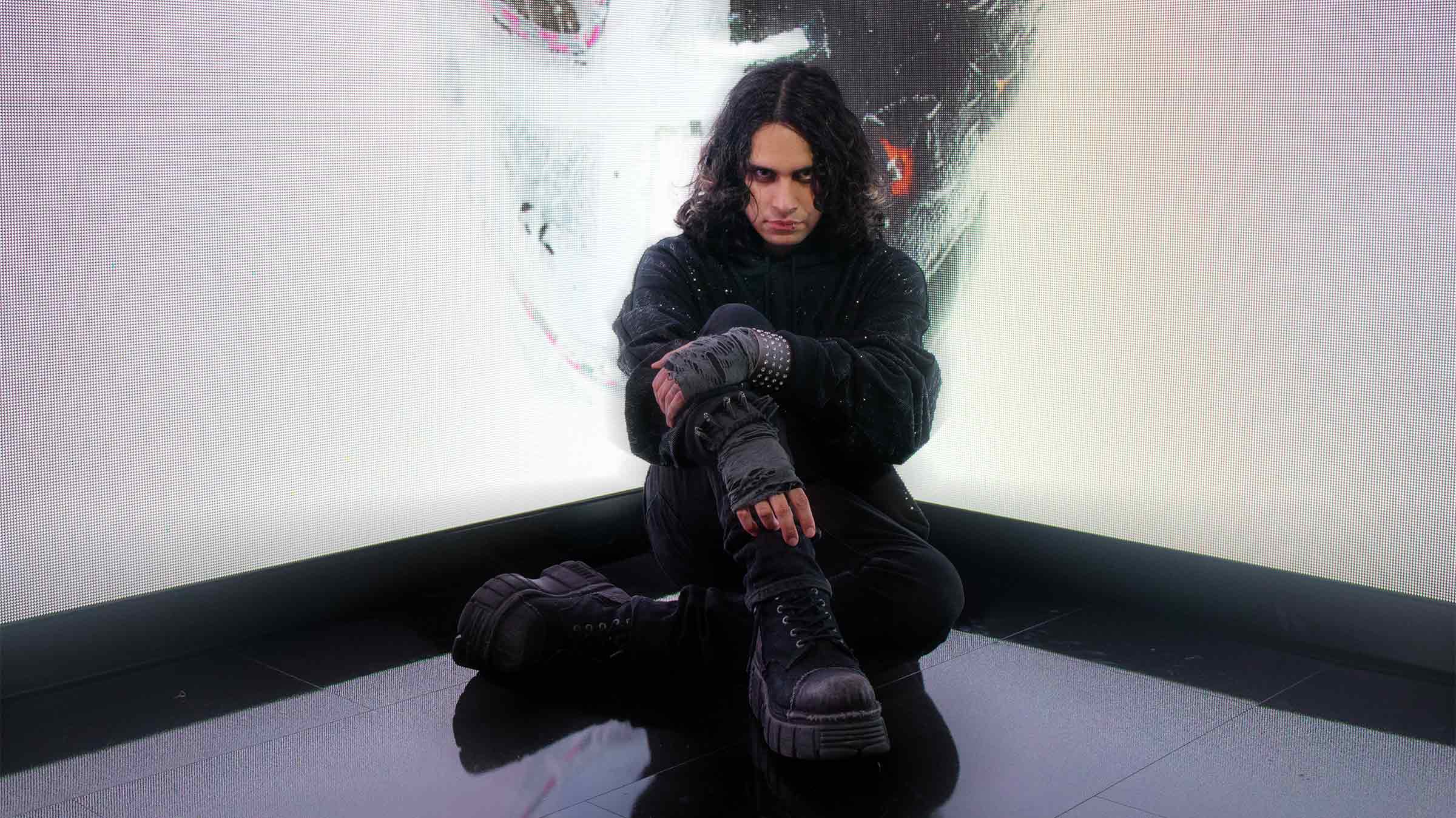 ‘DEATHWORK’ is Kamixlo’s ode to the angels of noise