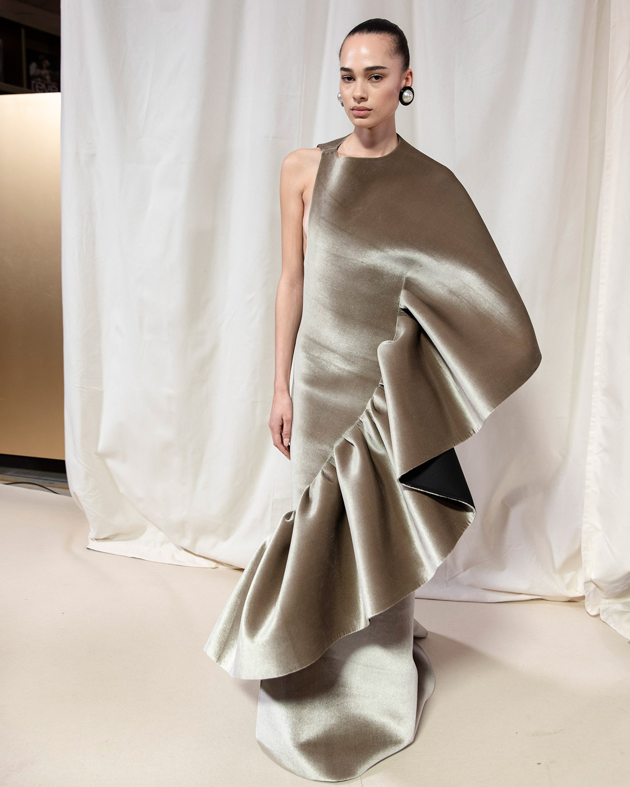 Schiaparelli’s flight beyond the sun