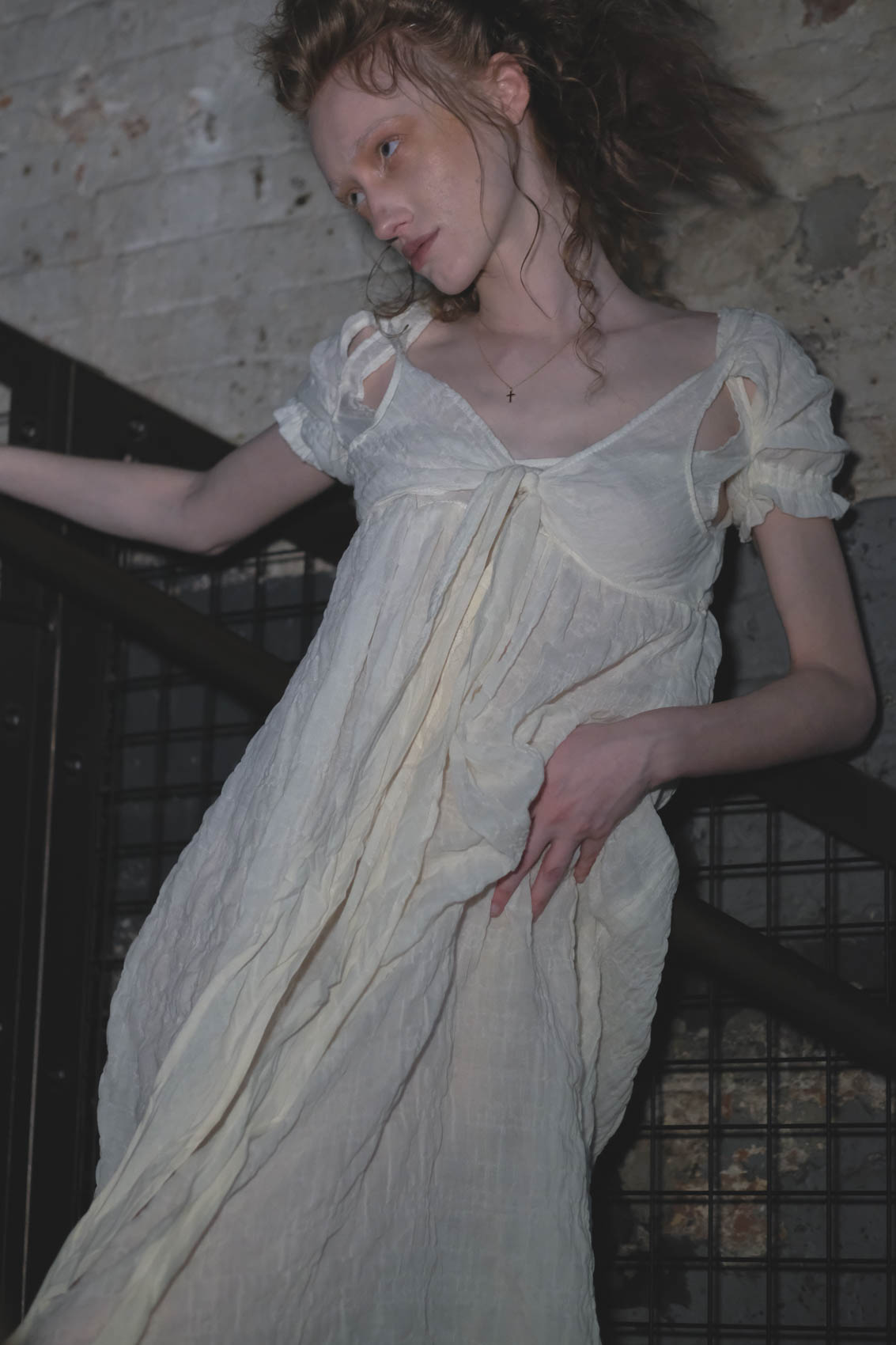 To bleed the myth of the American woman