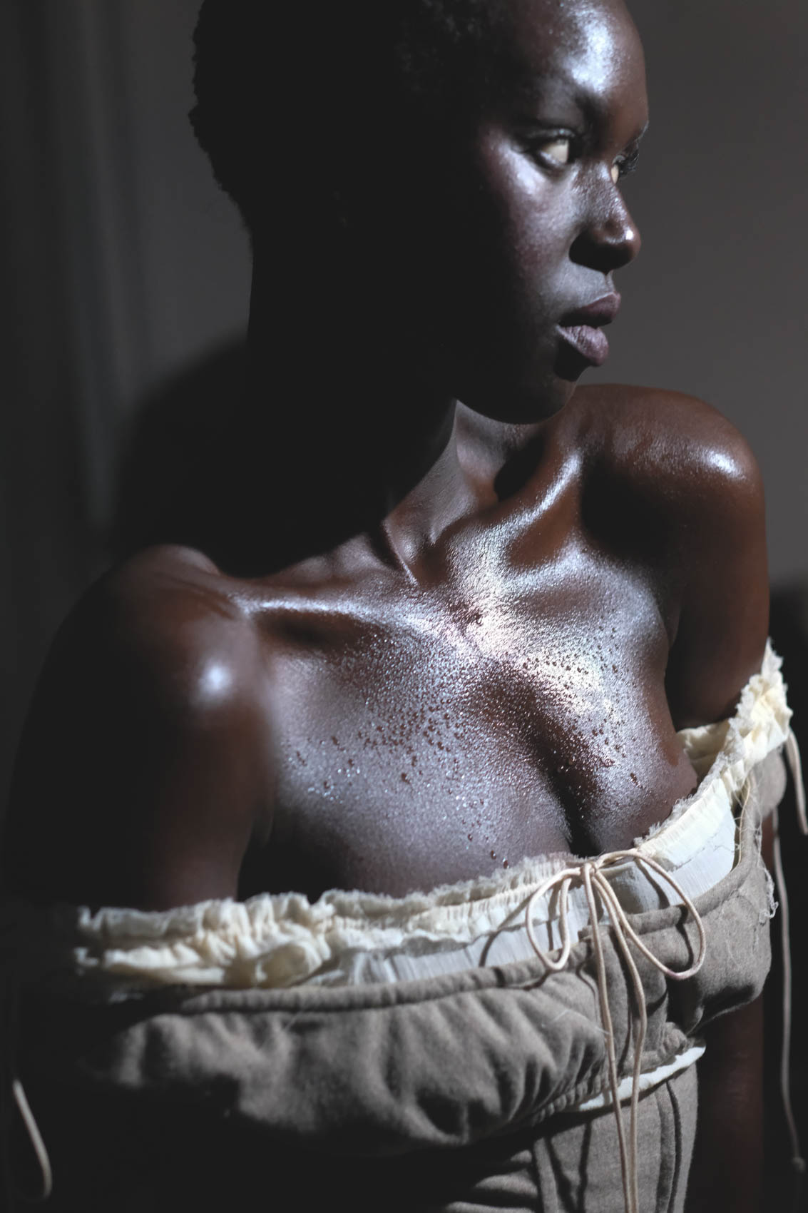 To bleed the myth of the American woman