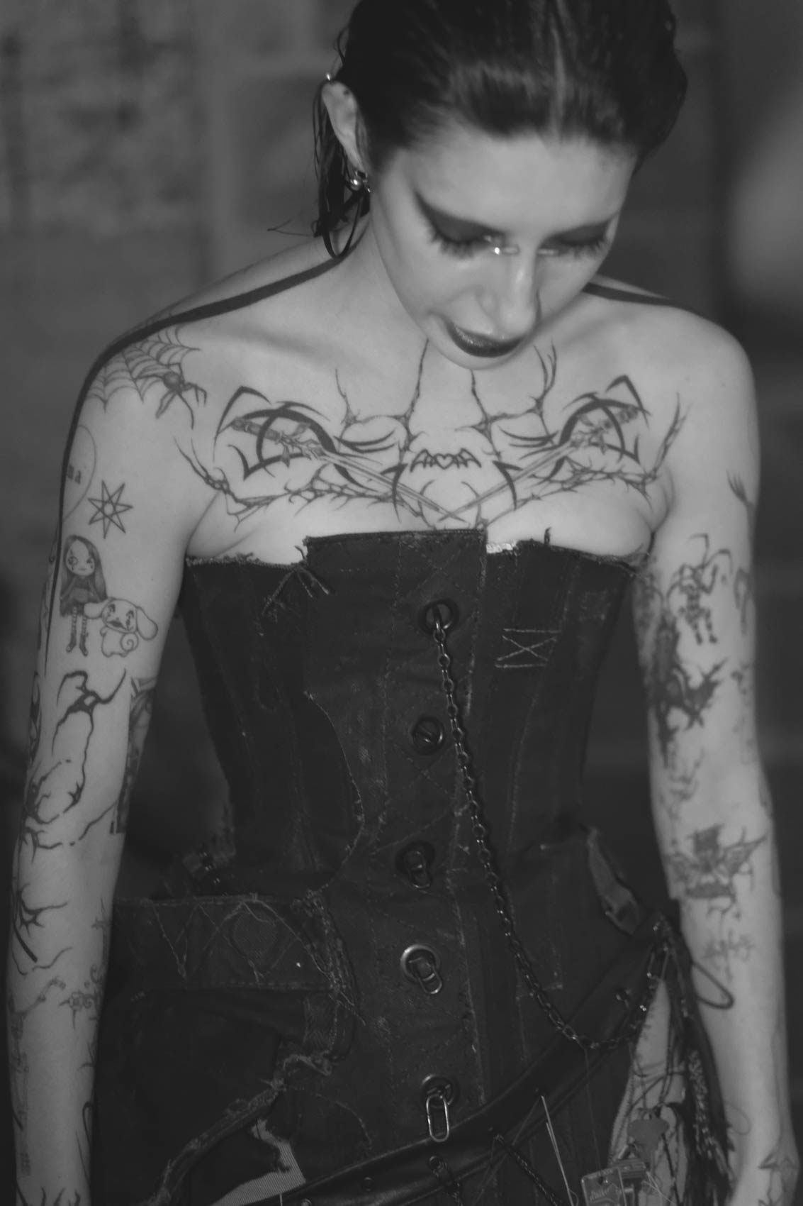 To bleed the myth of the American woman