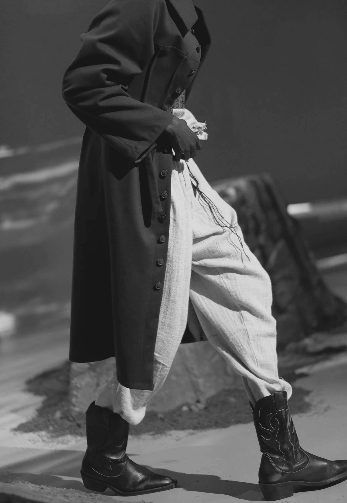 To bleed the myth of the American woman