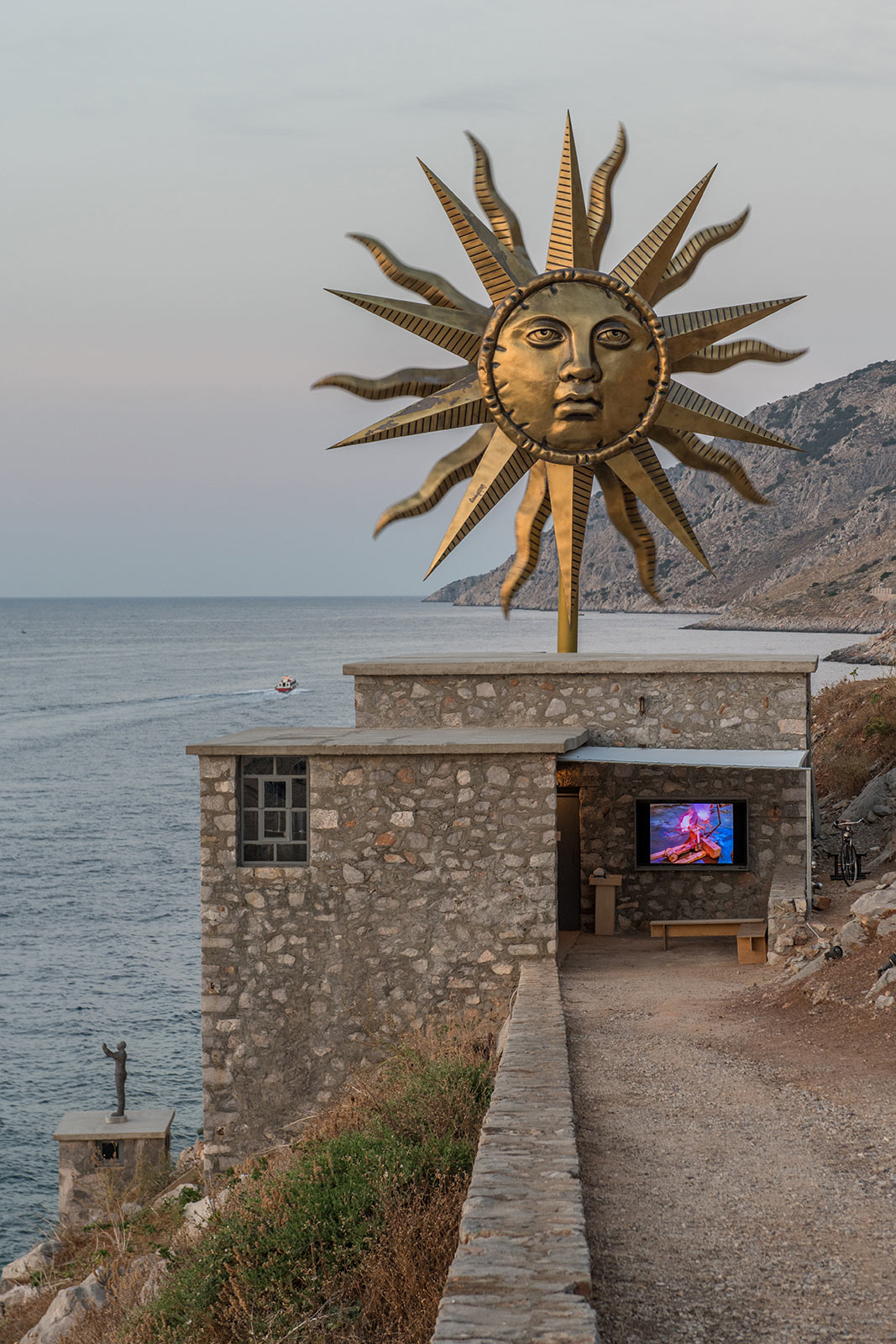 The two sides of techno-speculation in DESTE Foundation’s ‘Dream Machines’